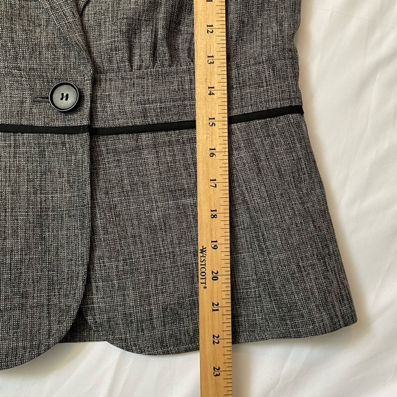 VTG Y2K Women’s Gray Pantsuit Blazer Set, Y2K Office Siren Core, Corp. Baddie - Picture 13 of 16